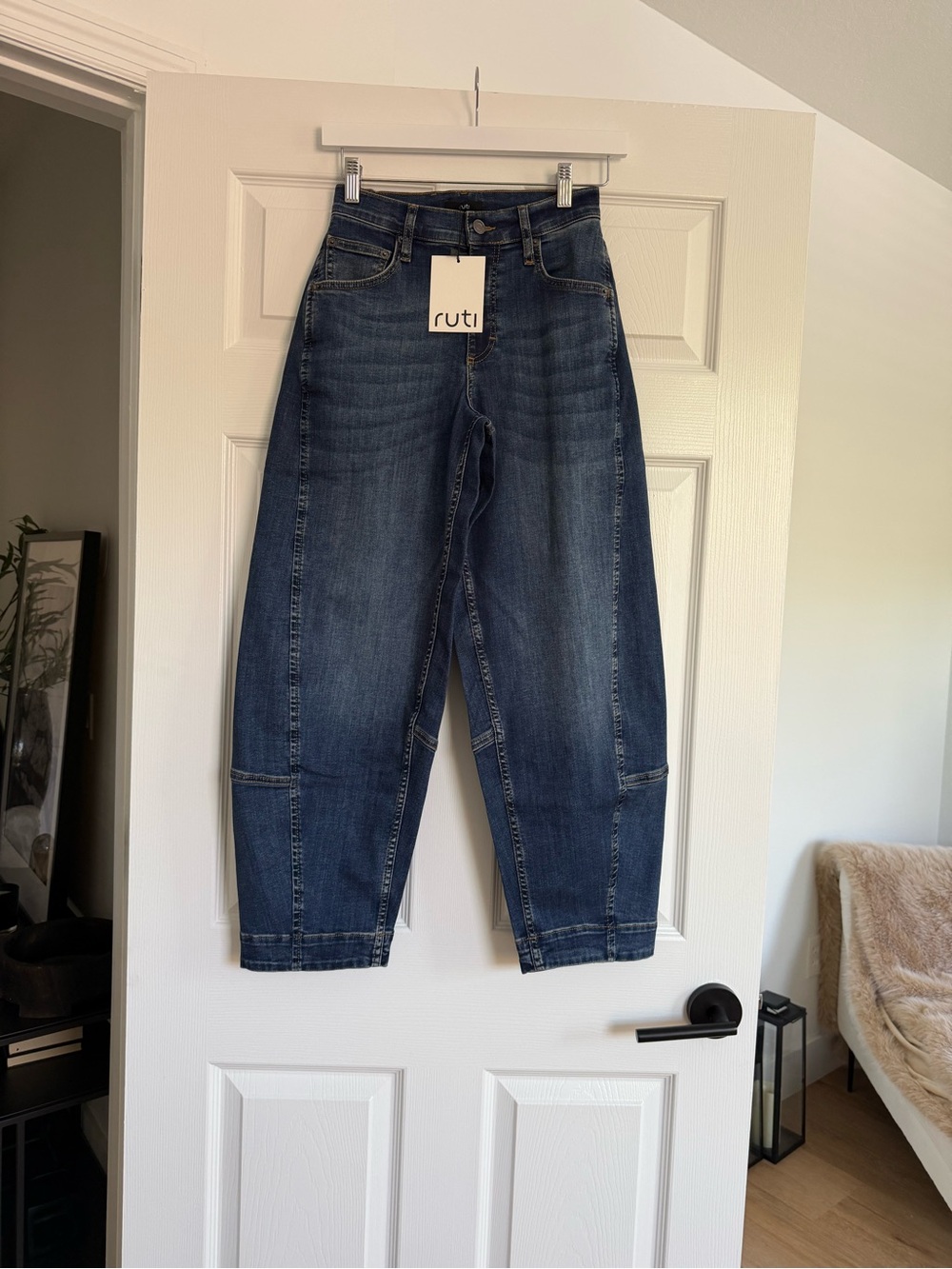 RUTI THE ULTIMATE BARREL LEG JEANS 2.0, INDIGO, SIZE 4 - Picture 2 of 4